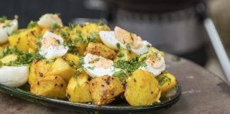 Салат из картофеля с яйцами. Не похудеешь, но повеселишься на славу вкусный салат из картофеля
